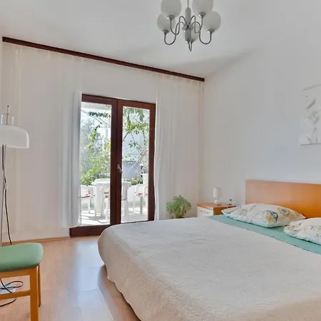 1 Bedroom Gorgeous In