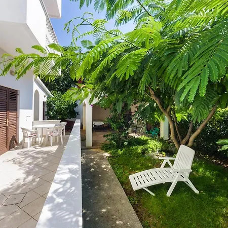 Apartamento 1 Bedroom Gorgeous In Petrcane